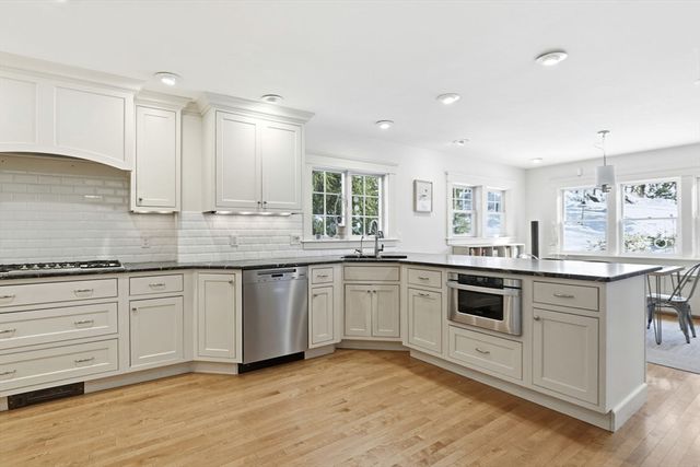 65 East St, Hingham, MA 02043