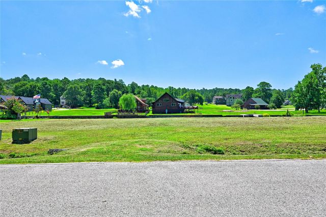 94 Wildwood Lake Drive, Huntsville, TX 77340