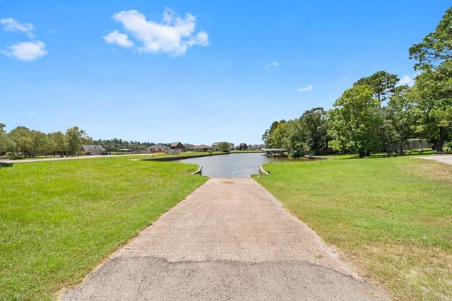 94 Wildwood Lake Drive, Huntsville, TX 77340