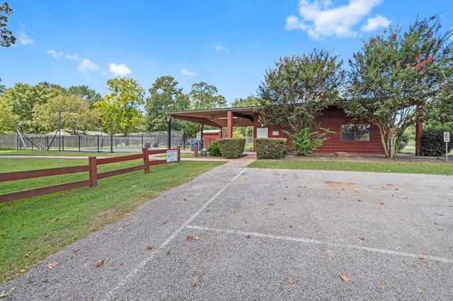 94 Wildwood Lake Drive, Huntsville, TX 77340