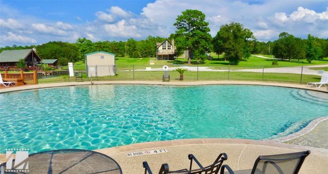 94 Wildwood Lake Drive, Huntsville, TX 77340