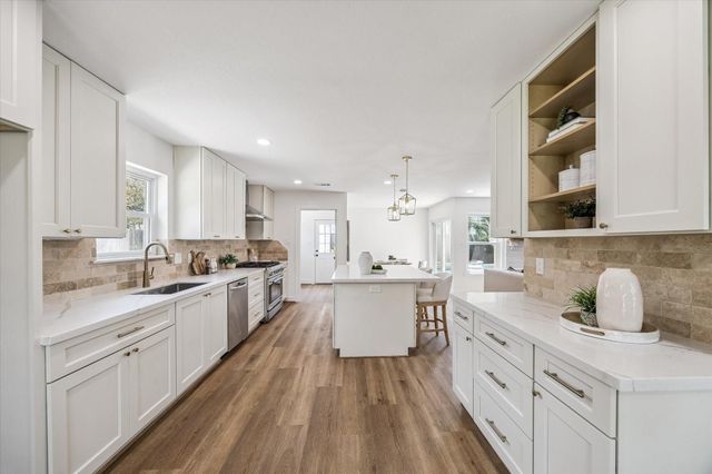 2706 Bernadette Lane, Houston, TX 77043