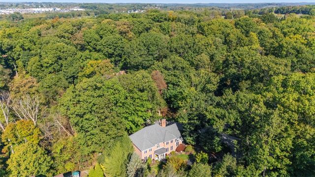 325 Lakewood Drive, Center Twp, PA 16001