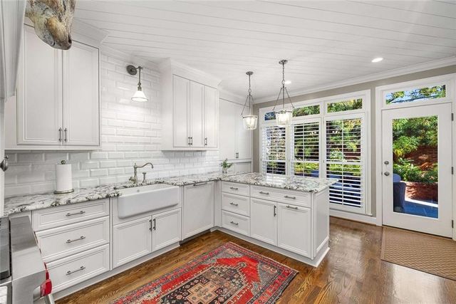 2128 Village NE Point, Brookhaven, GA 30319