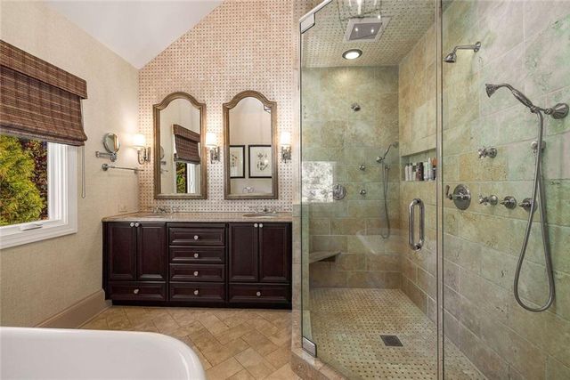 2128 Village NE Point, Brookhaven, GA 30319