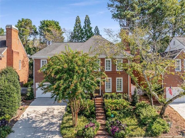 2128 Village NE Point, Brookhaven, GA 30319