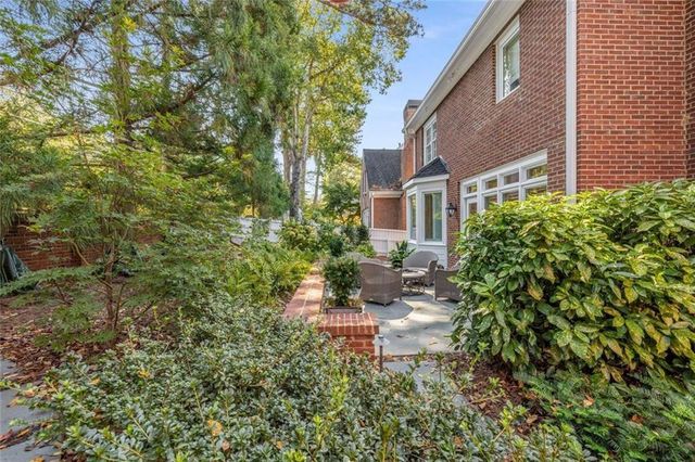 2128 Village NE Point, Brookhaven, GA 30319