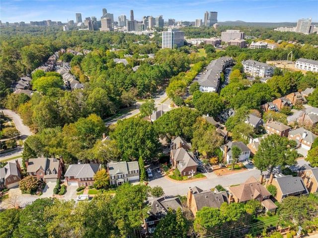 2128 Village NE Point, Brookhaven, GA 30319