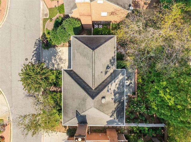 2128 Village NE Point, Brookhaven, GA 30319