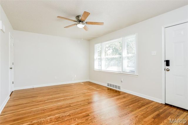 1455 Broadlawns Lane, St Louis, MO 63138