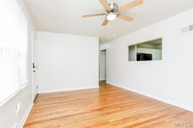 1455 Broadlawns Lane, St Louis, MO 63138