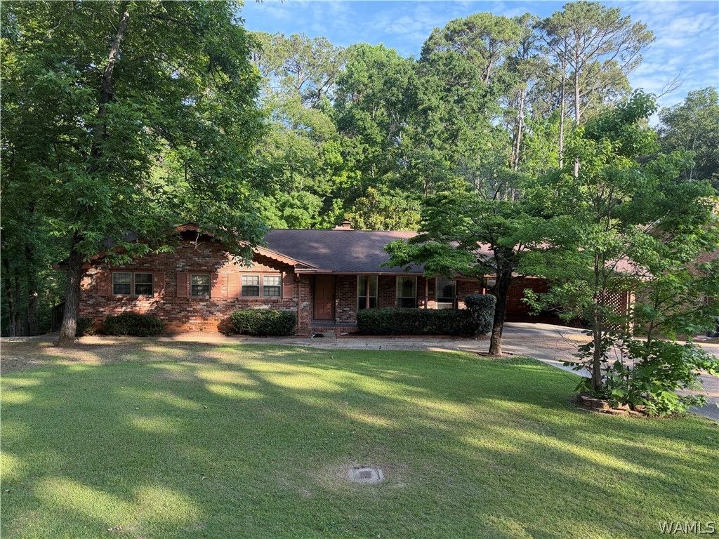 4906 Emerald Bay, Northport, AL 35473