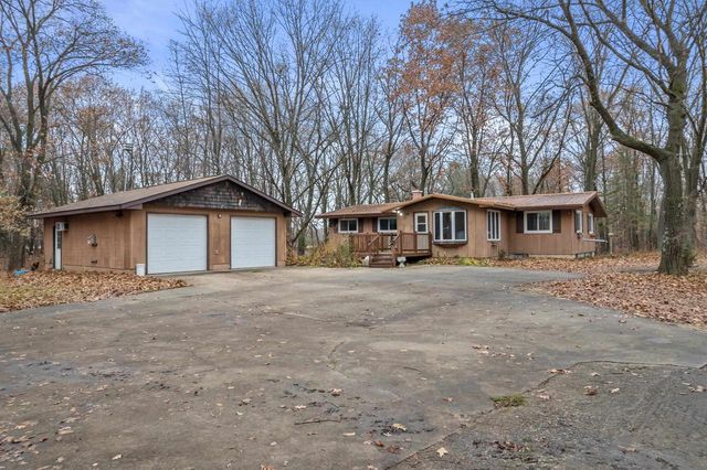 W2069 Elk Court, Montello, WI 53949