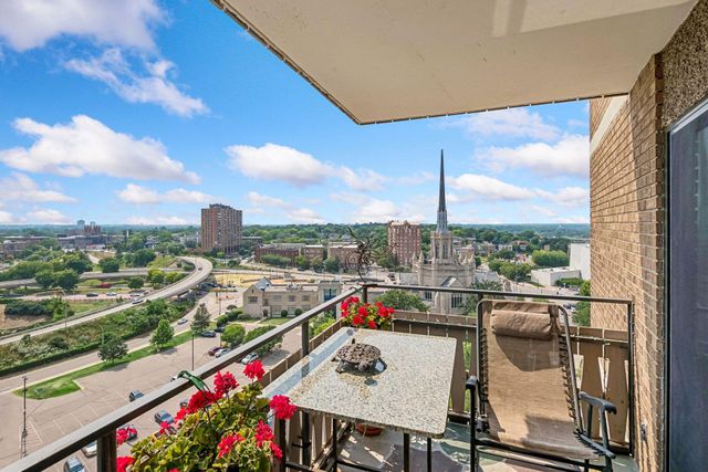 410 Groveland Avenue 1301, Minneapolis, MN 55403