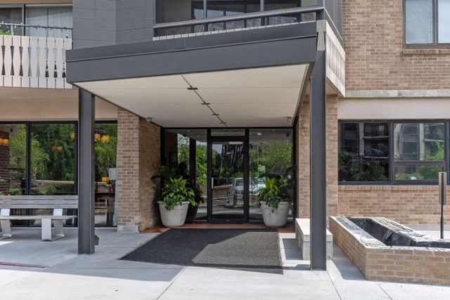 410 Groveland Avenue 1301, Minneapolis, MN 55403