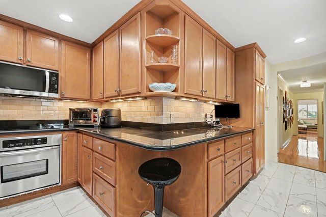2929 Buffalo Speedway A301, Houston, TX 77098