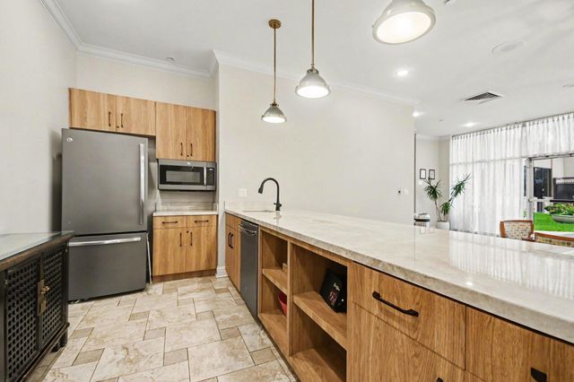 2929 Buffalo Speedway A301, Houston, TX 77098