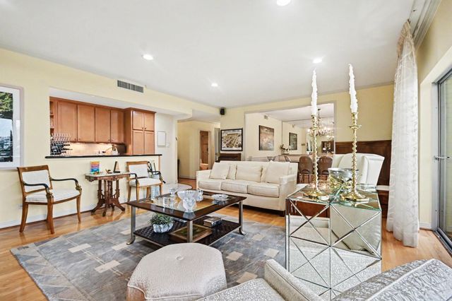 2929 Buffalo Speedway A301, Houston, TX 77098