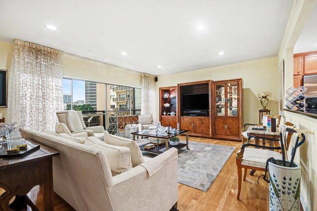 2929 Buffalo Speedway A301, Houston, TX 77098