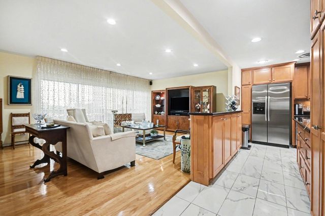 2929 Buffalo Speedway A301, Houston, TX 77098