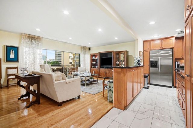 2929 Buffalo Speedway A301, Houston, TX 77098