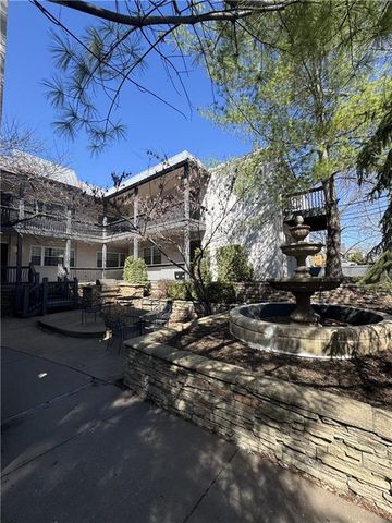 4500 Jefferson Street 102, Kansas City, MO 64111