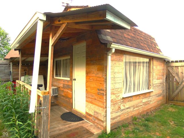1058 Creekwood Lane, Franklin, IN 46131