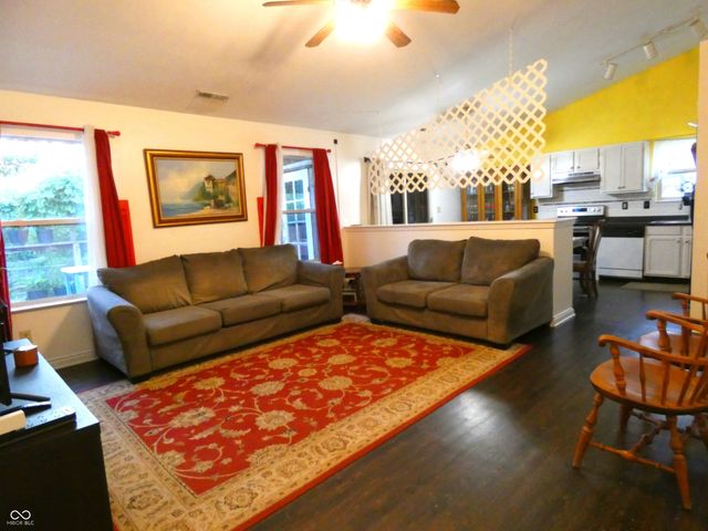 1058 Creekwood Lane, Franklin, IN 46131
