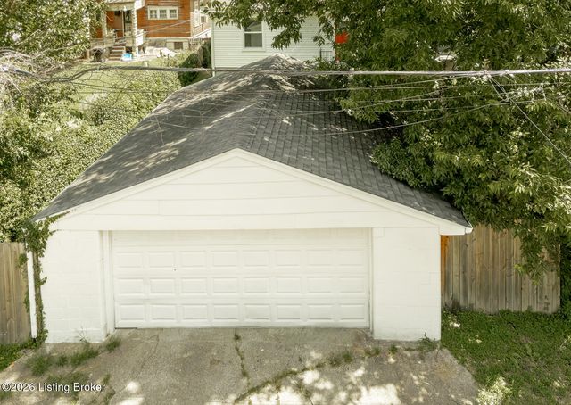 636 Cecil Ave, Louisville, KY 40211