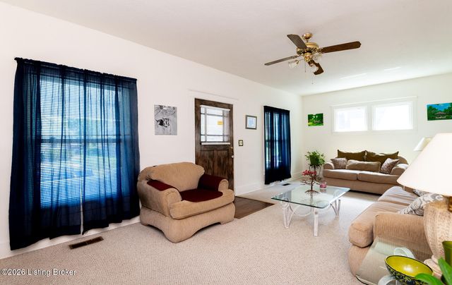 636 Cecil Ave, Louisville, KY 40211