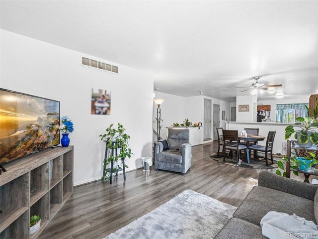 1960 Espana Way, Aurora, CO 80011
