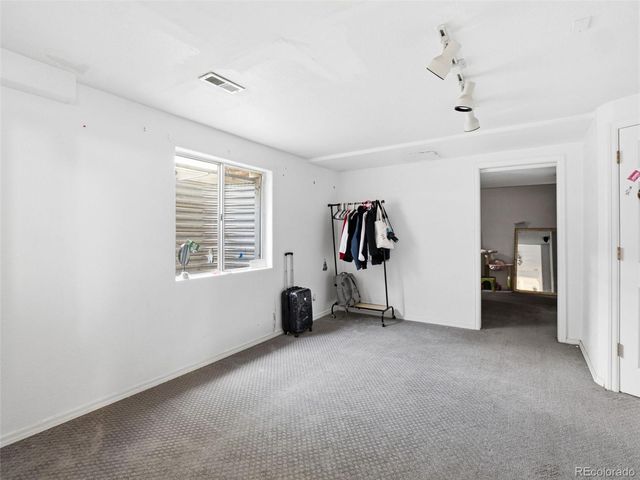 1960 Espana Way, Aurora, CO 80011