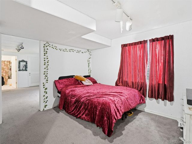 1960 Espana Way, Aurora, CO 80011