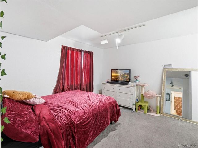 1960 Espana Way, Aurora, CO 80011