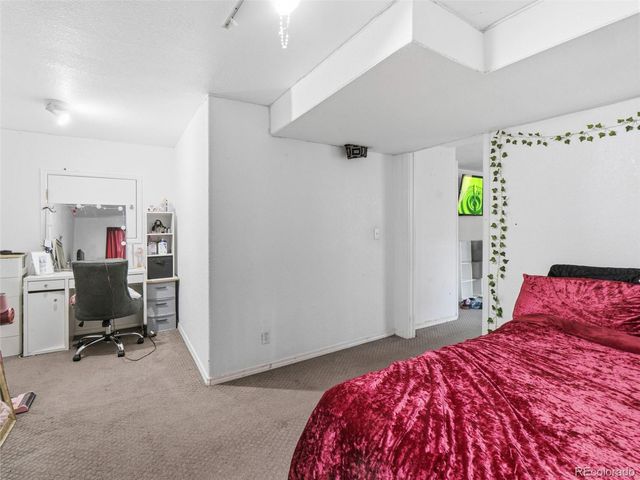 1960 Espana Way, Aurora, CO 80011