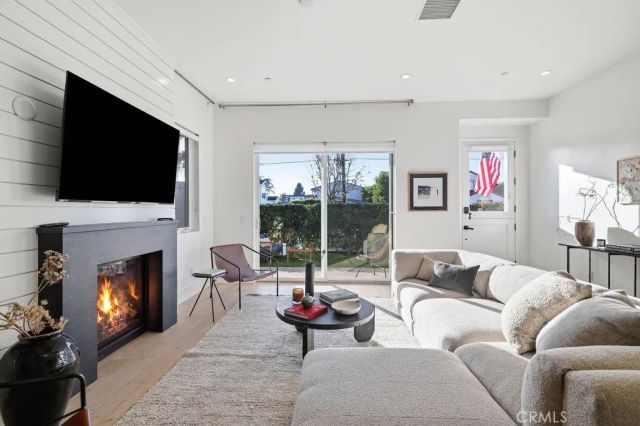 2360 Orange Avenue, Costa Mesa, CA 92627
