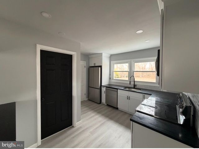 283 NORTHAMPTON DR, Willingboro, NJ 08046