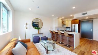 1143 Glenville Drive 302, Los Angeles, CA 90035