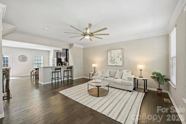 1317 Queen Lyon Court, Charlotte, NC 28205