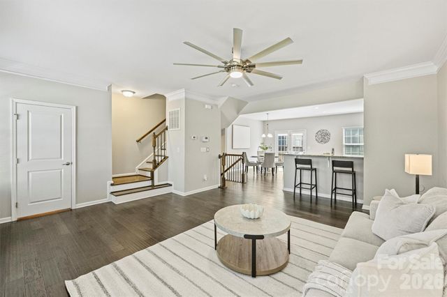 1317 Queen Lyon Court, Charlotte, NC 28205