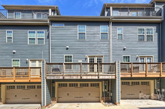 1317 Queen Lyon Court, Charlotte, NC 28205