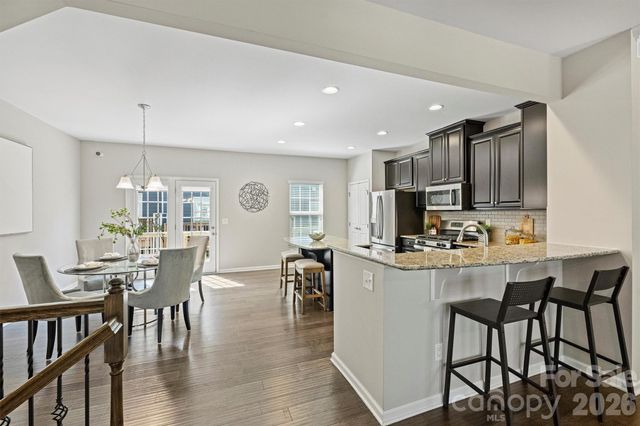1317 Queen Lyon Court, Charlotte, NC 28205