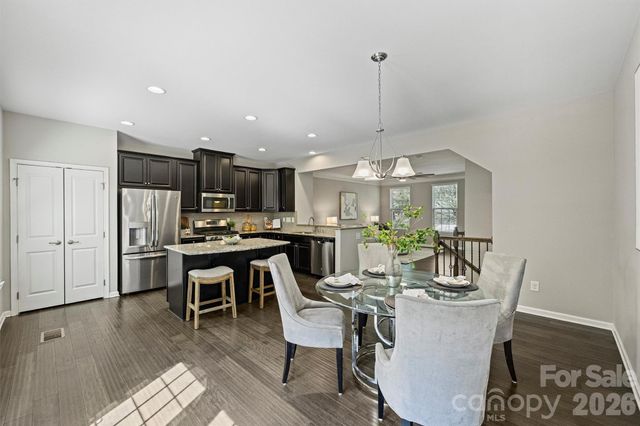 1317 Queen Lyon Court, Charlotte, NC 28205