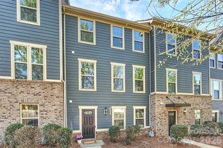 1317 Queen Lyon Court, Charlotte, NC 28205