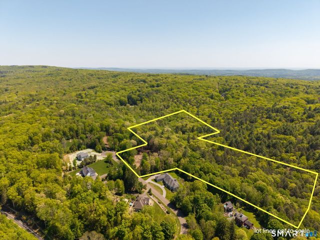 16 Bel Aire Lane, Canton, CT 06019