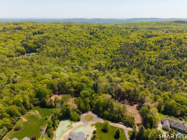 16 Bel Aire Lane, Canton, CT 06019