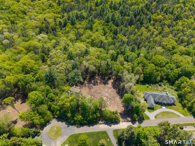 16 Bel Aire Lane, Canton, CT 06019