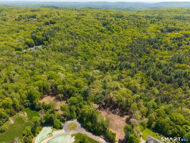16 Bel Aire Lane, Canton, CT 06019