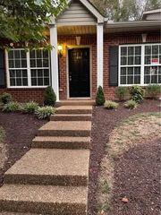 806 Cashmere Dr, Thompsons Station, TN 37179