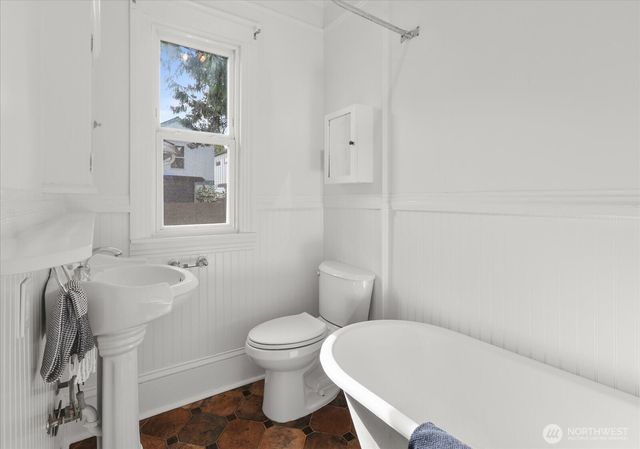 828 S Sullivan Street, Seattle, WA 98108